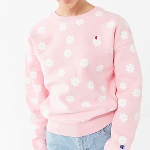 Champion x Urbanoutfitters daisy pink sweatshirt
